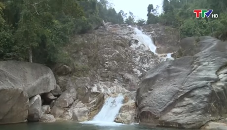 Thác Ma Hao thuộc bản Năng Cát, xã Trí Nang, huyện Lang Chánh được ví như cảnh tiên giữa đại ngàn