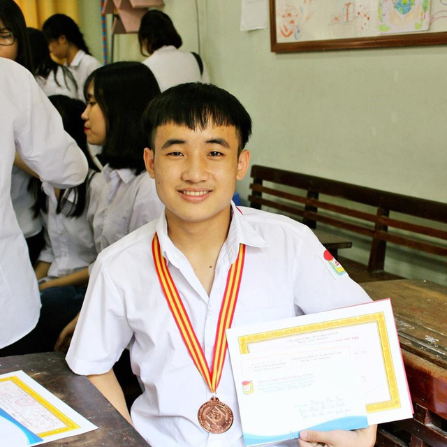Hoàng Văn San là một trong số hiếm thí sinh đạt 9,75 điểm Văn THPT Quốc gia 2018.