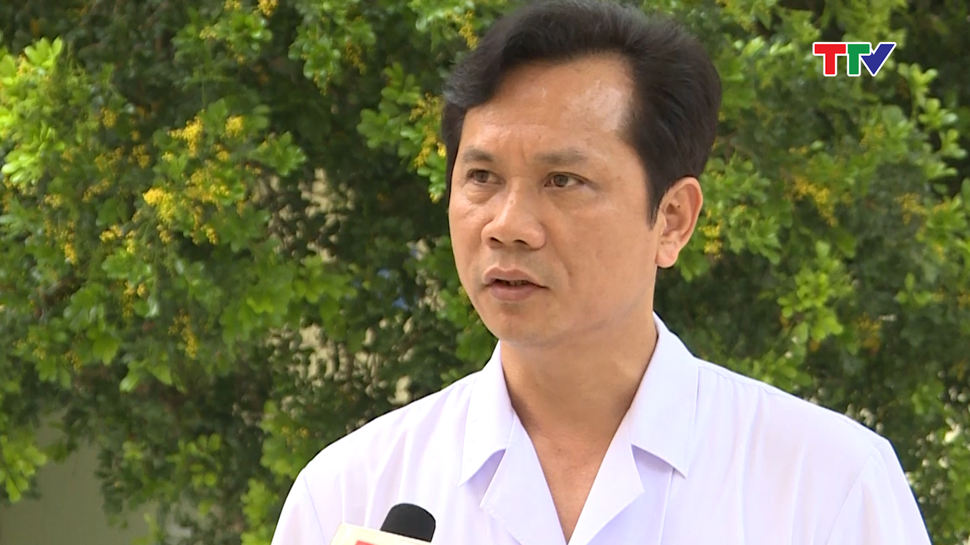 &Ocirc;ng Nguyễn Văn Nguy&ecirc;n &ndash; Gi&aacute;m đốc BVĐK Cẩm Thủy:  "Bệnh viện ch&uacute;ng t&ocirc;i ch&uacute; trọng đầu tư ph&aacute;t triển nguồn nh&acirc;n lực, cải c&aacute;ch tinh thần th&aacute;i độ phục vụ của đội ngũ y b&aacute;c sỹ, đầu tư cơ sở, vật chất trang thiết bị y tế, đ&aacute;p ứng nhu cầu bệnh nh&acirc;n "