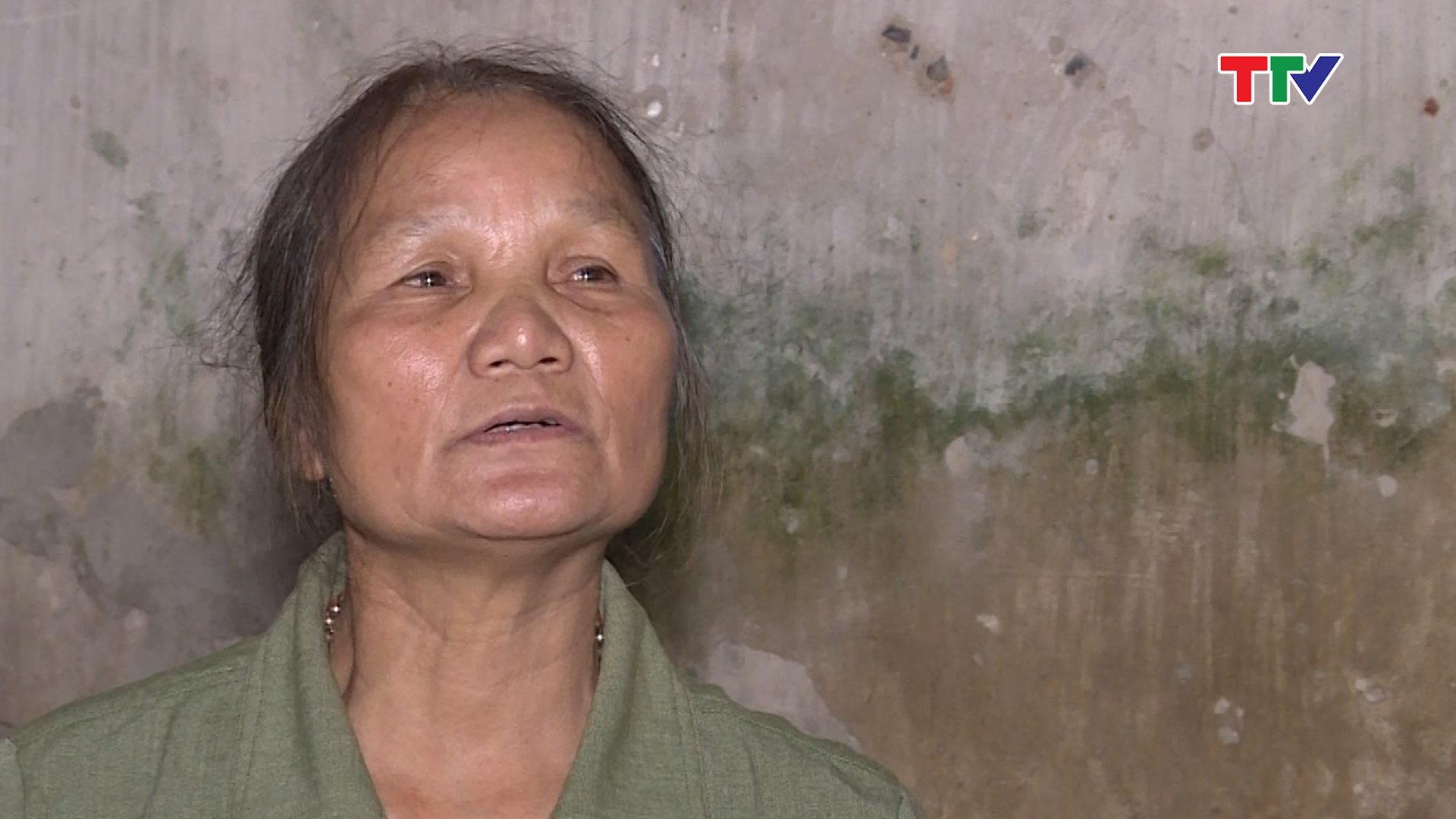 Bà Trần Thị Thu, xã Quảng Ngọc, huyện Quảng Xương: “Chúng tôi rất thiệt thòi vì chưa được hưởng chế độ TNXP. Tôi đề nghị được giải quyết chế độ càng sờm càng tốt”