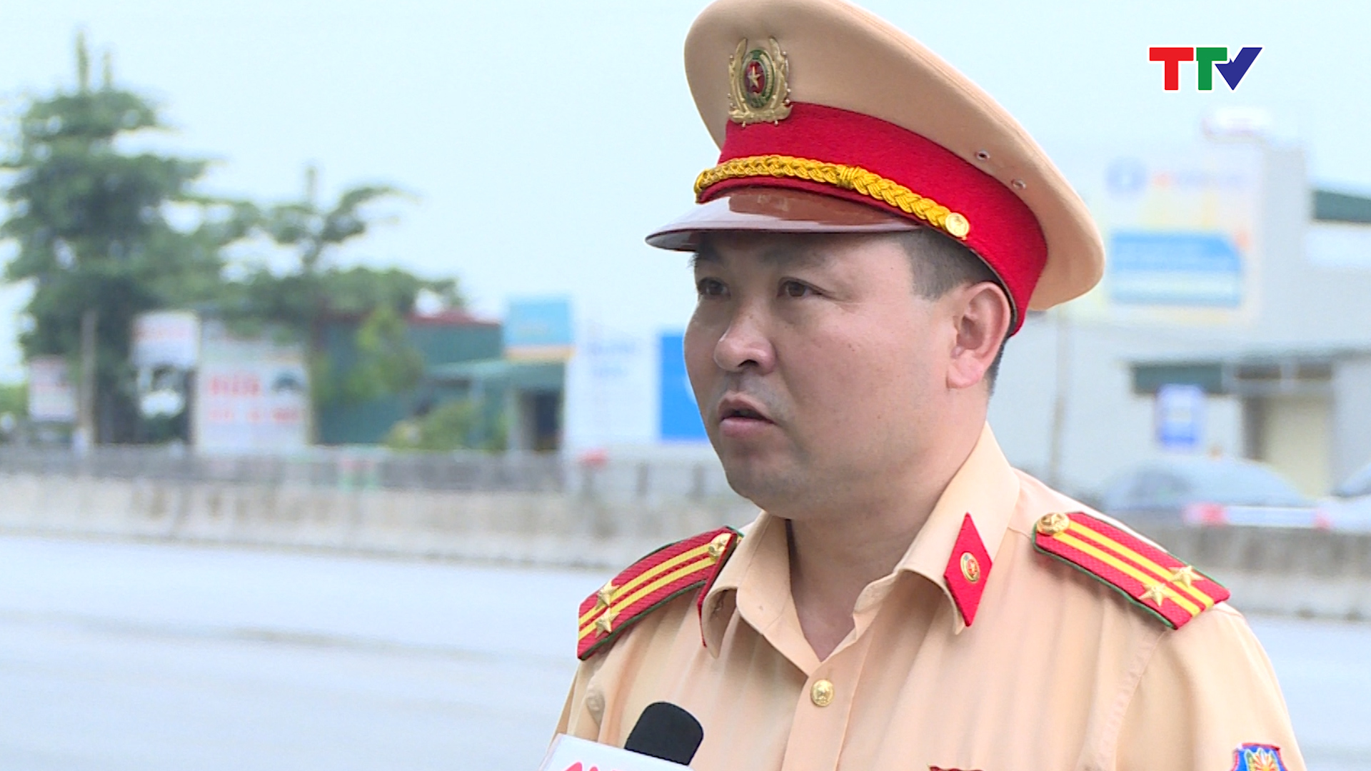 Trung tá Tống Thành Văn, Trạm trưởng trạm CSGT Quảng Xương:  &quot;Trong 6 tháng đầu năm 2018, Trạm CSGT Quảng Xương đã triển khai các phương án, tăng cường kiểm tra, kiểm soát, xử lý nghiêm các vi phạm TT ATGT &quot;