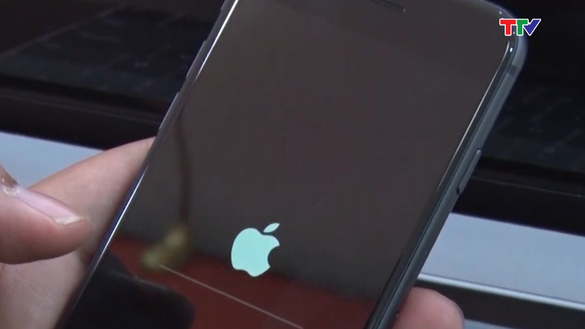 Cẩn trọng với trò lừa biến iPhone lock thành bản Quốc tế không cần sim ghép
