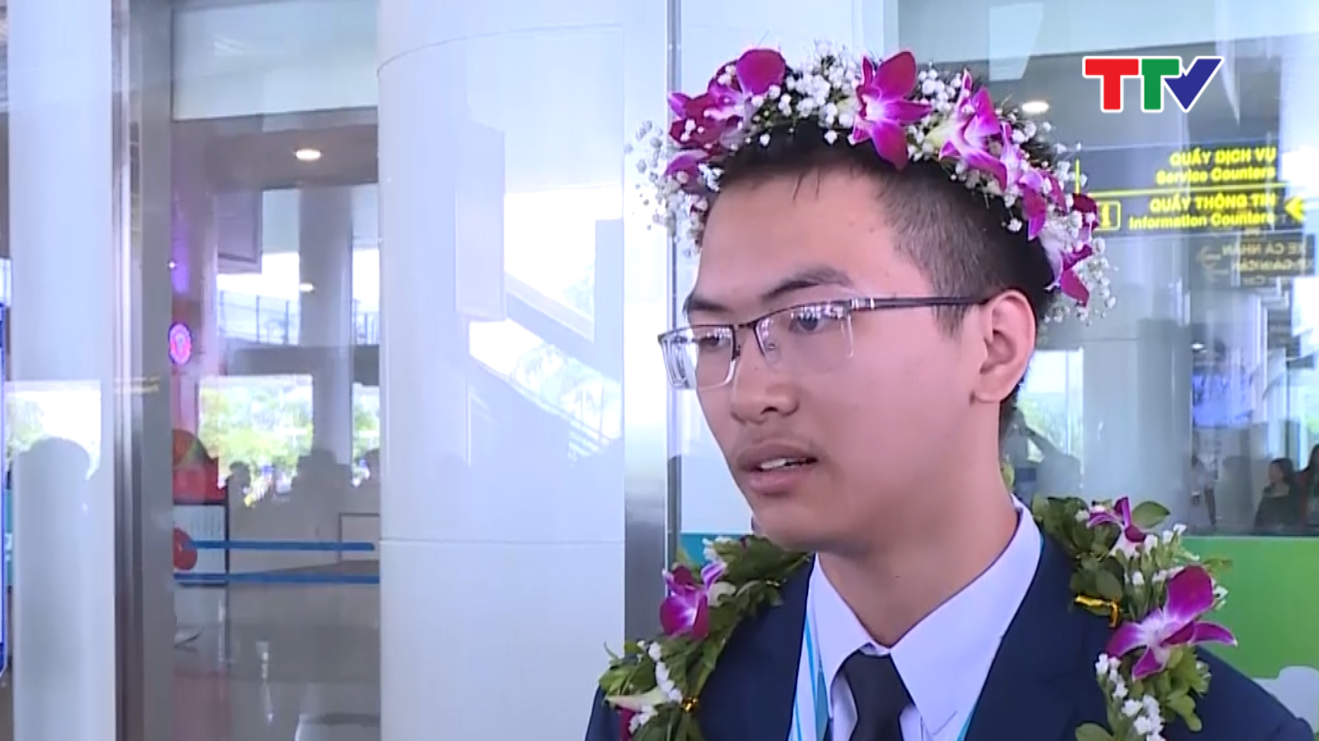 Em Nguyễn Văn Chí Nguyên- Lớp 11 Hóa, trường THPT chuyên Lam Sơn:  &quot;Em cảm thấy rất vui khi đem về vinh quang cho nhà trường nói riêng và cho nước Việt Nam trên đấu trường quốc tế nói chung &quot;.