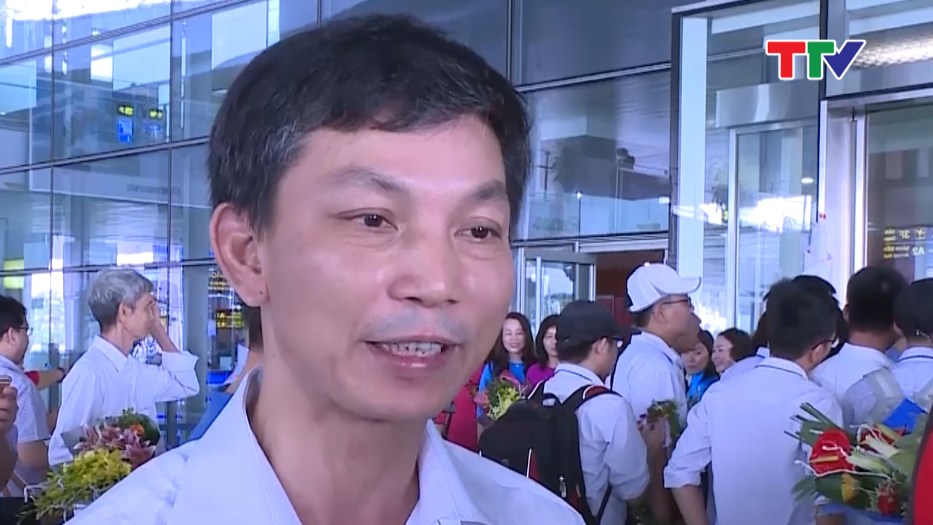 Ông Hoàng Văn Thi- Phó Giám đốc Sở Giáo dục và Đào tạo tỉnh Thanh Hóa:  &quot;Kết quả năm nay của các em học sinh chuyên Lam Sơn rất là thành công. Nos thể hiện sự quan tâm của tỉnh ủy, UBND, đặc biệt là sự quan tâm, dạy dỗ của thầy trò Lam Sơn. Chúng tôi đánh giá cao sự nỗ lực của các em &quot;