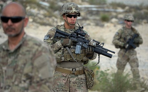Binh sĩ Mỹ trong một chiến dịch truy quét Taliban tại tỉnh Nangarhar, Afghanistan năm 2015. Ảnh: AFP