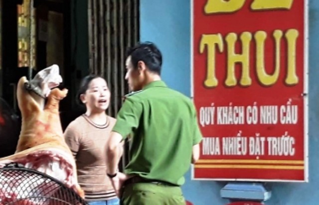 Nh&agrave; ri&ecirc;ng của &ocirc;ng Ho&aacute;n nơi gia đ&igrave;nh &ocirc;ng kinh doanh v&oacute; b&ograve;