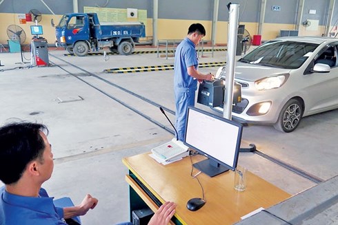 Với đề xuất mới của Cục Đăng kiểm, tình trạng ô nhiễm môi trường sẽ được giảm thiểu. (Ảnh: Báo Giao thông)