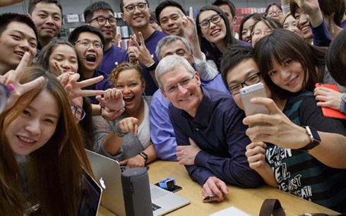 Dưới sự dẫn dẵn dắt của CEO Tim Cook, Apple hoạt động như một cỗ máy siêu năng suất. (Ảnh minh họa: KT)