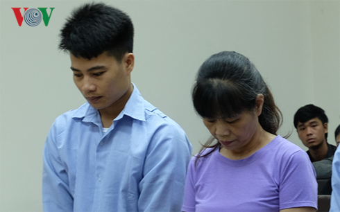 Hai bị c&aacute;o tại phi&ecirc;n t&ograve;a ph&uacute;c thẩm.