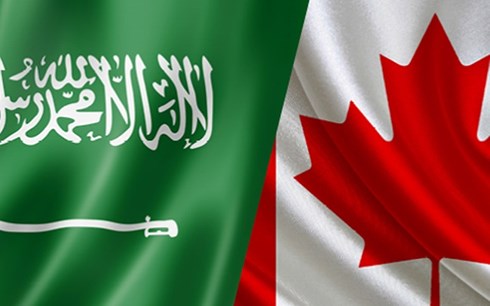 Cờ Saudi Arabia (trái) và cờ Canada. Ảnh: University of Waterloo.