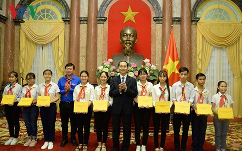 Chủ tịch nước Trần Đại Quang găp mặt chỉ huy Đội giỏi toàn quốc.