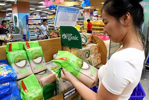 Coopmart là nơi phân phối nhiều mặt hàng với hơn 90% cơ cấu hàng Việt.