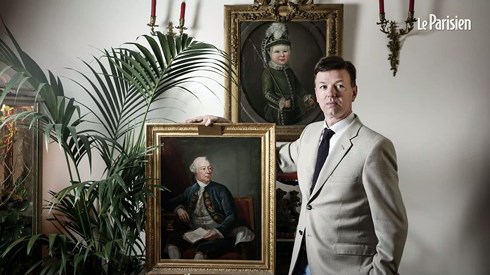 Bá tước Louis de Causans.