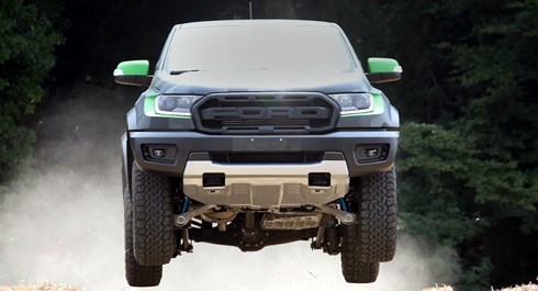 Tuy Ford không cho biết cụ thể về mẫu xe hiệu suất mới, nhưng những chi tiết đều gợi nhắc đến mẫu Ranger Raptor.