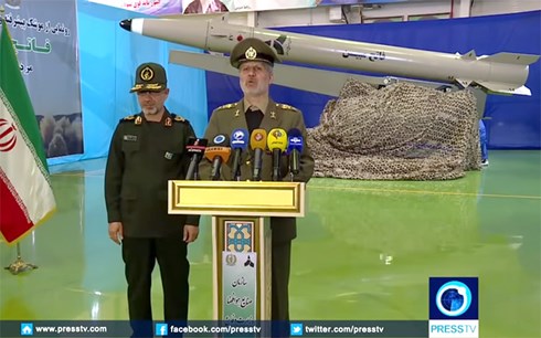 Bộ trưởng Quốc phòng Iran Amir Hatami phát biểu tại lễ giới thiệu tên lửa Fateh Mubeen thế hệ mới. (Ảnh: PressTV)