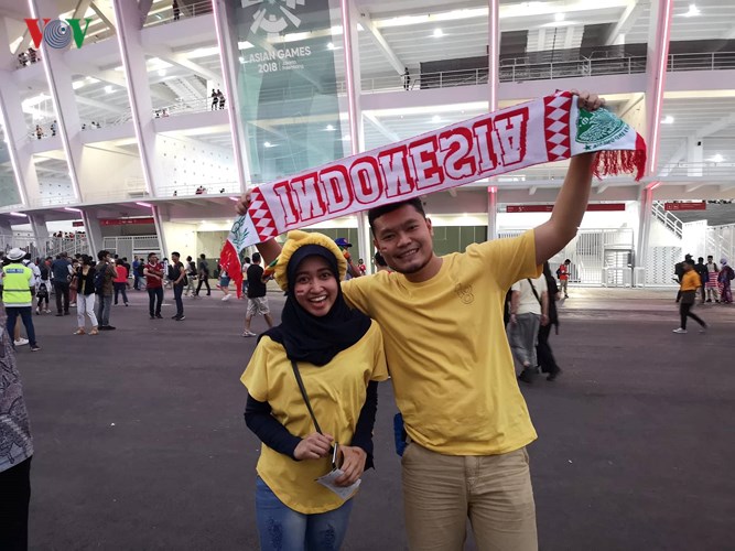 Khán giả bắt đầu đổ về sân Bung Karno từ vài tiếng trước giờ khai mạc ASIAD 2018.