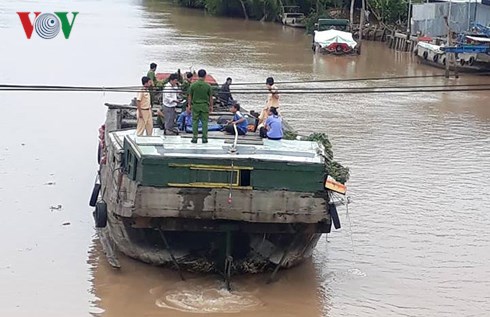Hiện trường vụ tai nạn trên sông làm một phụ nữ mất tích.