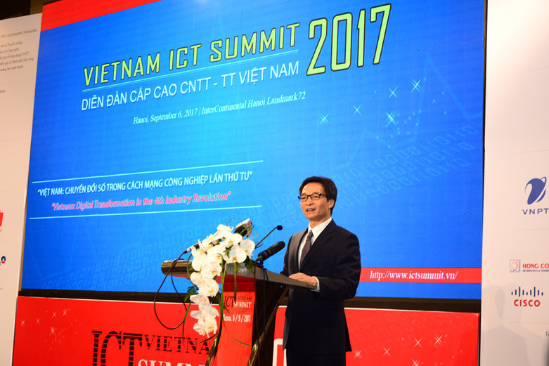 Phó Thủ tướng Chính phủ Vũ Đức Đam phát biểu tại diễn đàn ICT 2017 về việc Việt Nam dấn thân vào Cách mạng Công nghiệp 4.0. Ảnh:PV