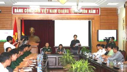 Họp báo phát động cuộc thi sáng tác tranh cổ động tuyên truyền kỷ niệm về Ngày truyền thống Bộ đội Biên phòng. Ảnh: VGP/Nhật Nam