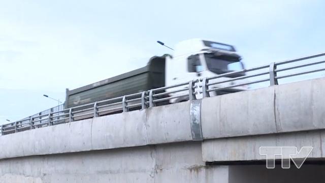 Dự án Cầu vượt nút giao đường sắt chuyên dùng của nhà máy xi măng Bỉm Sơn với Quốc lộ 1A được thi công từ tháng 10/2016, hoàn thành vào tháng 1/2018.