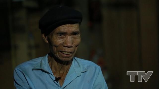 Ông Hà Văn Yểm, xã Thiết Ống, huyện Bá Thước: Tôi học Đẻ đất Đẻ nước từ cha tôi  khi còn nhỏ đến bây giờ sẵn sàng truyền lại cho ai muốn học nó.