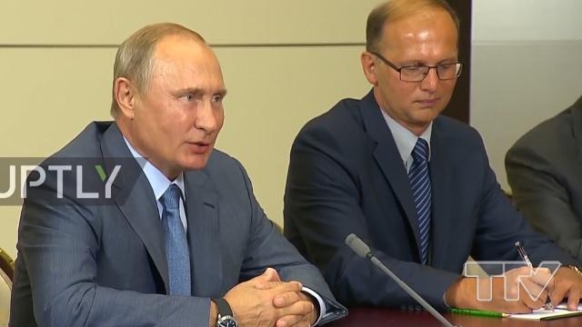Tổng thống Nga Vladimir Putin trong cuộc họp