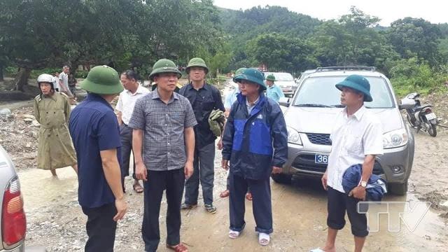Phó Bí thư thường trực Tỉnh ủy Đỗ Trọng Hưng yêu cầu huyện Lang Chánh và các xã chủ động, tích cực phòng ngừa thiên tai lũ lụt, giảm thấp nhất thiệt hại do mưa lũ gây ra.