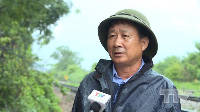 &Ocirc;ng Nguyễn Văn B&igrave;nh - Tổ tuần đường cung đường Thanh H&oacute;a 2: T&ocirc;i gắn b&oacute; với c&ocirc;ng việc n&agrave;y l&acirc;u năm rồi. T&ocirc;i cũng to&agrave;n t&acirc;m to&agrave;n &yacute; với n&oacute;, phấn đấu với ng&agrave;nh với nghề m&agrave; m&igrave;nh đ&atilde; chọn.