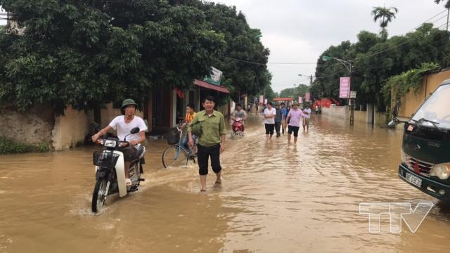 Đến nay, huyện Vĩnh Lộc đã tổ chức di rời 507 hộ dân. Chính quyền huyện và các xã cũng lên phương án đảm bảo hậu cần cho người dân phải sơ tán và đảm bảo an ninh, bảo vệ tài sản cho các hộ phải sơ tán.