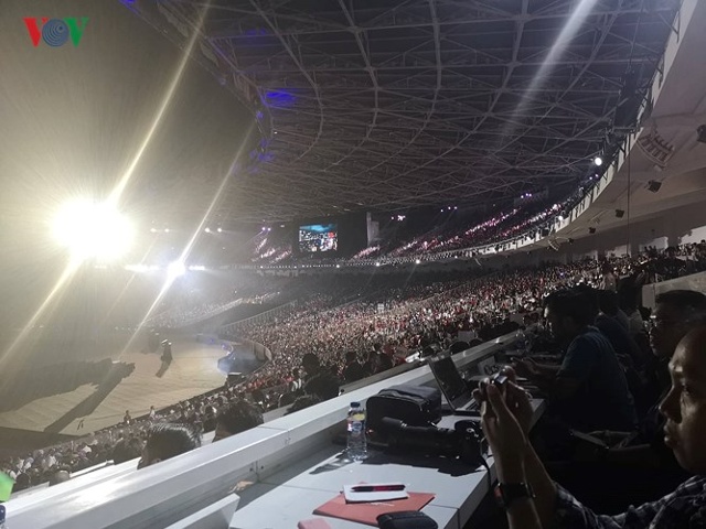 Theo kịch bản, lễ khai mạc ASIAD 2018 sẽ kéo dài 3 tiếng đồng hồ, với sự tham gia của 10 nghìn người và được hứa hẹn là  &quot;hoành tráng nhất từ trước tới nay &quot;.