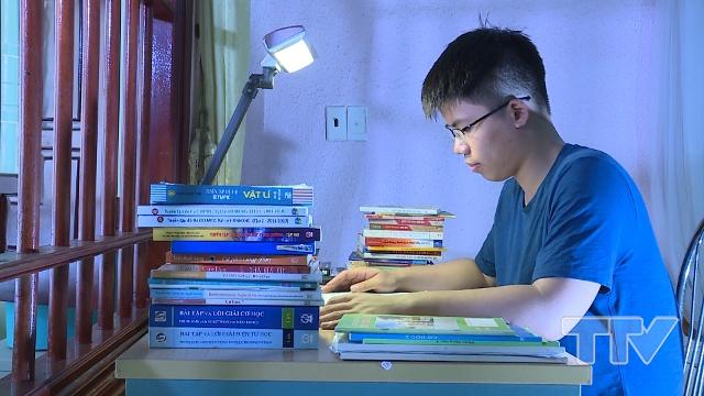 Long có niềm đam mê với môn vật lý đến kỳ lạ