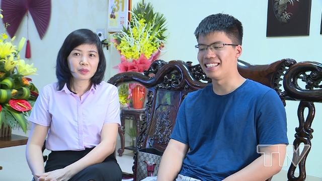 Chính mẹ là người luôn truyền lửa, khích lệ em trong học tập