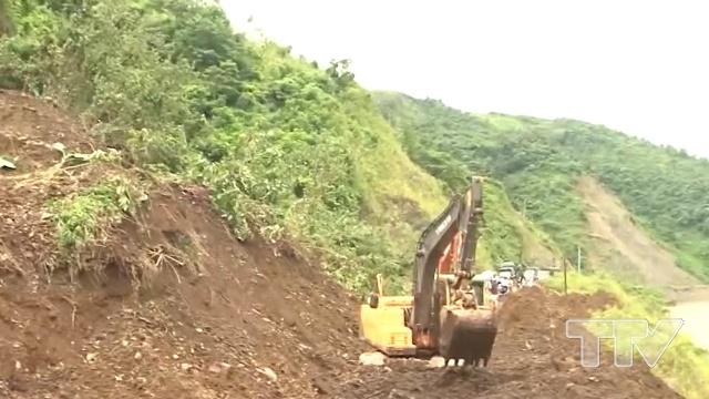 Sạt lở ở Quốc lộ 12 đoạn Pa Tần - Chăn Nưa