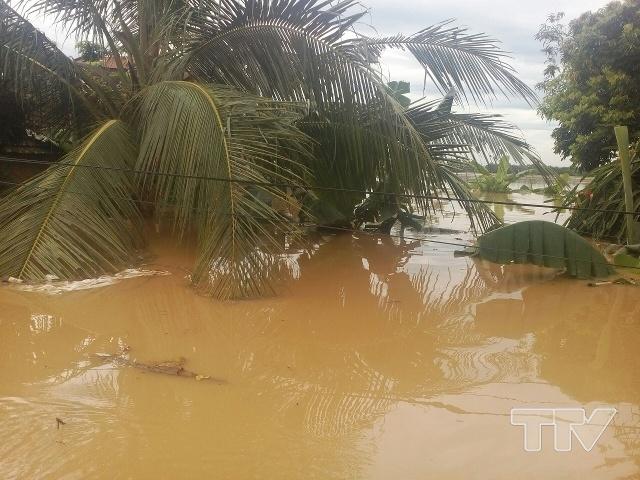 Đến 9h ngày hôm nay, tại xã Vĩnh Yên huyện Vĩnh Lộc đã bị ngập sâu đến hơn 3m.