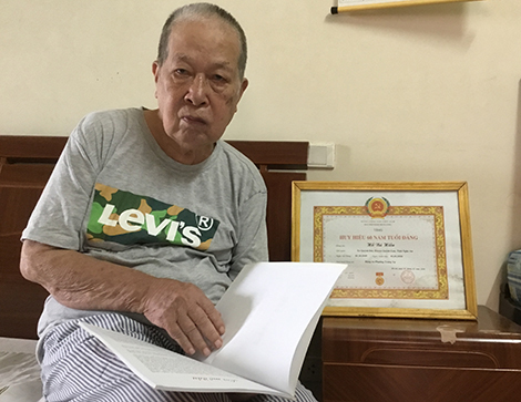 Ông Hồ Bá Hiền, Trưởng Ban Sử, Trưởng ban Liên lạc dòng họ Hồ Việt Nam.