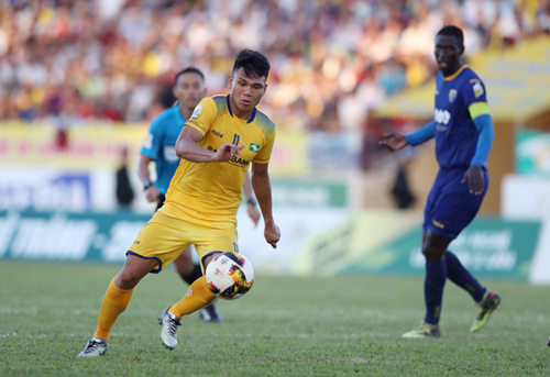 Xuân Mạnh chấn thương nặng và có thể bỏ lỡ AFF Cup 2018. Ảnh: VNE.