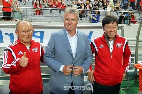 HLV Guus Hiddink nhận mức lương cao khi làm việc ở đội U21 Trung Quốc