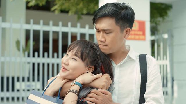 Bảo Thanh không thể nhịn được cười khi đóng phim cùng Xuân Nghị.