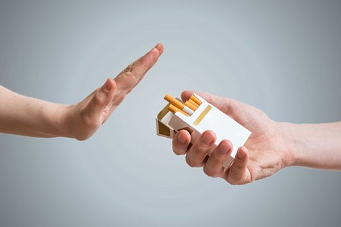 Trong khói thuốc có chứa những loại hóa chất vô cùng độc hại ảnh hưởng đến cơ thể. (Ảnh minh họa: KT)