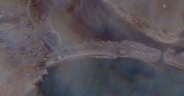 Các kết cấu không còn xuất hiện trong ảnh chụp vệ tinh hồi tháng 8. (Ảnh: Planet)