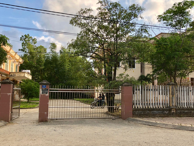 Trưởng phòng Giáo dục và Đào tạo huyện Đức Phổ (Quảng Ngãi) bị kỷ luật vì sai phạm trong kỳ thi tuyển giáo viên.