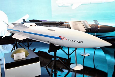 Mô hình tên lửa R-37 tại triển lãm MAKS-2013 của Nga. Ảnh: Wikimedia