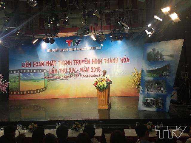 Nhà báo Lê Hoài Châu, Giám đốc, Tổng biên tập Đài PT- TH Thanh Hóa phát biểu tổng kết Liên hoan 