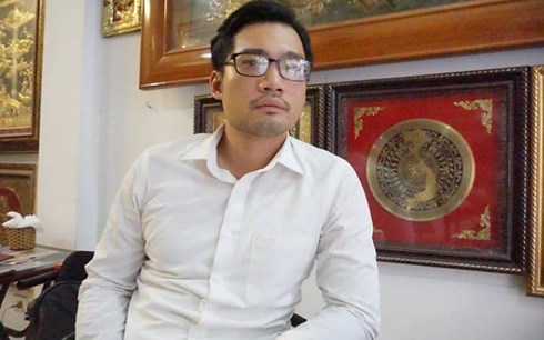 Giảng vi&ecirc;n Nguyễn H&ugrave;ng Cường được cho l&agrave; nhắn tin quấy rối v&agrave; c&oacute; biểu hiện tr&ugrave; dập sinh vi&ecirc;n.
