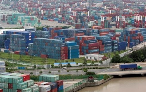 Những container hàng hóa ở một bến cảng ở Thượng Hải, Trung Quốc. (Ảnh: Reuters)