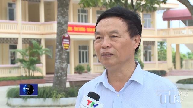 Ông Nguyễn Thành Môn Chủ tịch Hội Khuyến học huyện Đông Sơn (Hàng năm, chúng tôi đều kiếm tra, đánh giá, xếp loại phong trào hoạt động khuyến học, khuyến tài, xây dựng xã hội học tập. Hiện nay, cấp huyện đã có số quỹ 2,2 tỷ. Địa phương nhiều nhất là xã Đông Khê đã có 320 triệu. Các xã khác ít nhất cũng có 50 triệu)