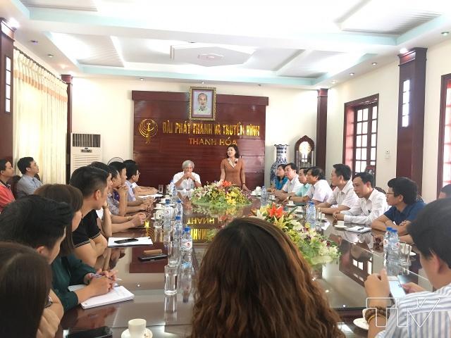 Bà Nguyễn Thị Tuyết Chinh- Giám đốc Đài PT-TH Phú Thọ phát biểu tại buổi giao lưu, học hỏi kinh nghiệm với  Đài PT-TH Thanh Hóa vo