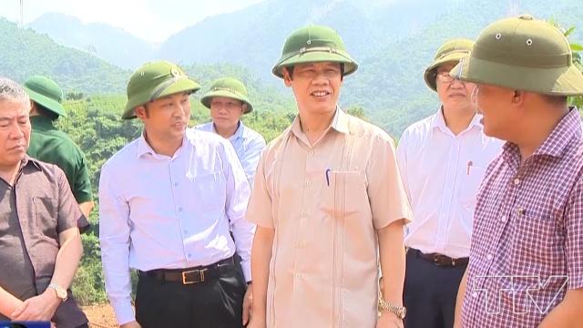 Chủ tịch UBND tỉnh Nguyễn Đình Xứng kiểm tra công tác khắc phục hậu quả mưa lũ tại huyện Mường Lát.