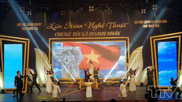 Tiết mục hát múa: Linh thiêng Việt Nam. Biểu diễn: Công ty CP xuất nhập khẩu thủy sản Thanh Hóa