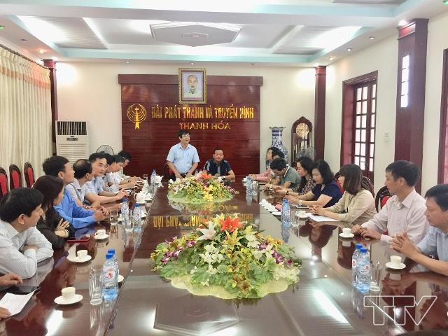 Đồng chí Nguyễn Như Khôi - Tỉnh uỷ viên, Giám đốc Đài PT-TH Nghệ An giới thiệu về cơ cấu tổ chức và cách hoạt động của Đài.